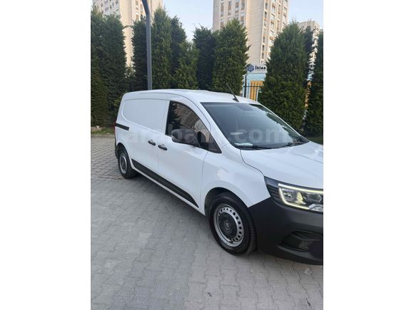 Sahibinden Renault Kangoo 1.5 BlueDCI L2 Equilibre 2024 Model 