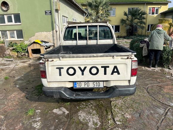 Sahibinden Toyota Hilux 2.4 D 2000 Model 