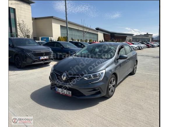 2023 çıkışlı RENAULT Megane 1.5 Touch Diz DEĞİŞENSİZ BOYASIZ