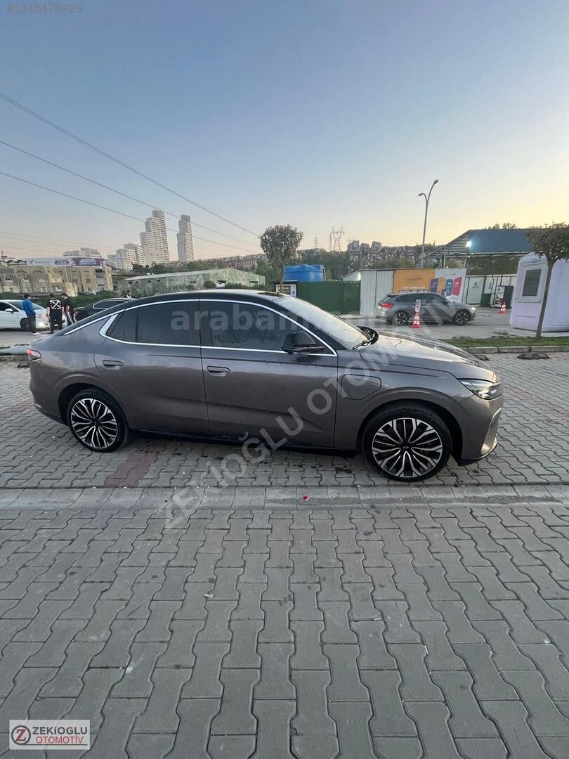 Galeriden TOGG T10F V2 Uzun Menzil 2025 Model İstanbul 15.000 km Gri 2