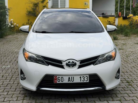 Galeriden Toyota Auris 1.4 D-4D Active Skypack 2013 Model Tokat