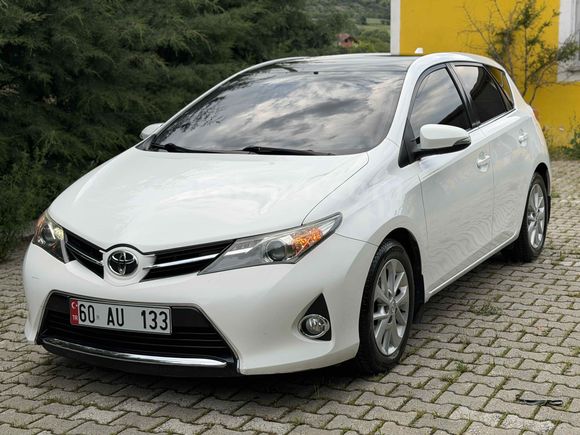 Galeriden Toyota Auris 1.4 D-4D Active Skypack 2013 Model Tokat