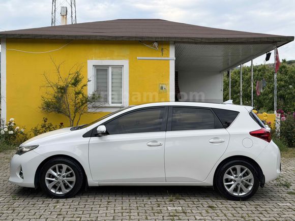 Galeriden Toyota Auris 1.4 D-4D Active Skypack 2013 Model Tokat