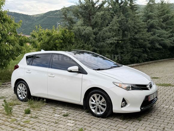 Galeriden Toyota Auris 1.4 D-4D Active Skypack 2013 Model Tokat