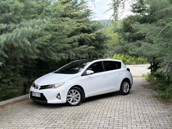 Galeriden Toyota Auris 1.4 D-4D Active Skypack 2013 Model Tokat