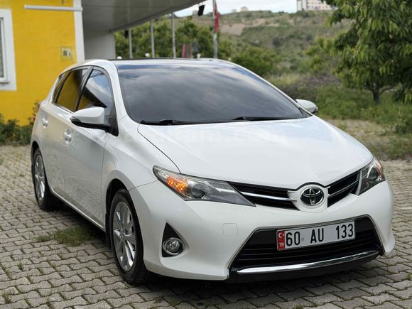 Galeriden Toyota Auris 1.4 D-4D Active Skypack 2013 Model Tokat