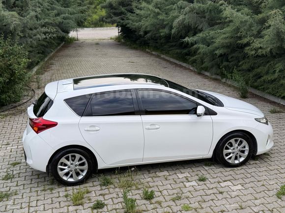 Galeriden Toyota Auris 1.4 D-4D Active Skypack 2013 Model Tokat