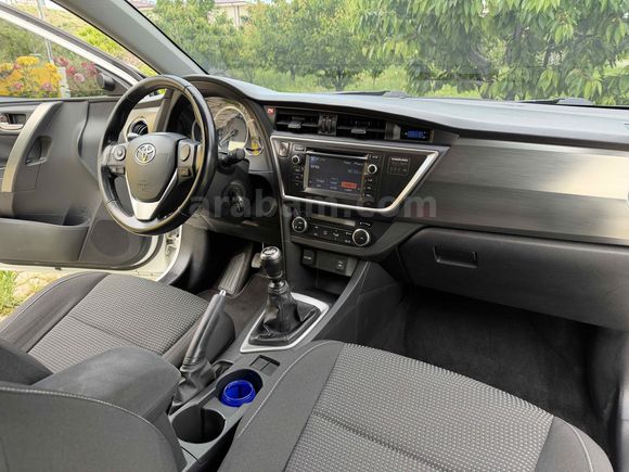 Galeriden Toyota Auris 1.4 D-4D Active Skypack 2013 Model Tokat