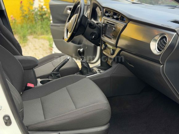 Galeriden Toyota Auris 1.4 D-4D Active Skypack 2013 Model Tokat