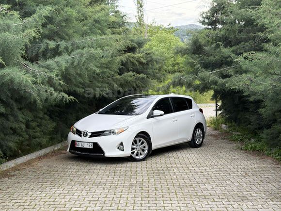 Galeriden Toyota Auris 1.4 D-4D Active Skypack 2013 Model Tokat