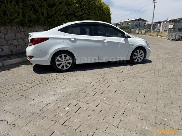 HYUNDAI ACCENT BLUE 1.6 CRDİ MODE PLUS OTOMATİK DEĞİŞENSİZ