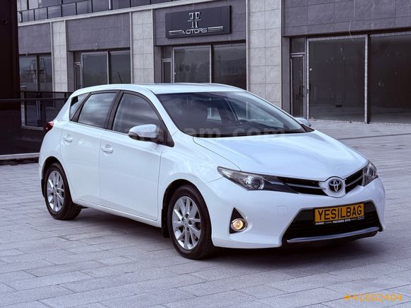 2013 AURİS 1.4 D 4D **HATASIZ ** OTOMATİK ** 144 BİN KM **