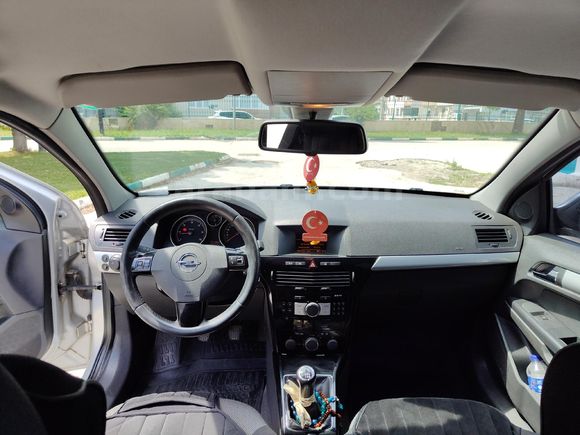 Sahibinden Opel Astra 1.3 CDTI  Enjoy 2011 Model  3. sahibiyim