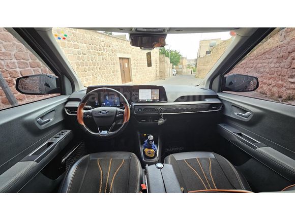 Sahibinden Ford Tourneo Courier 1.5 EcoBlue Titanium 2024 Model