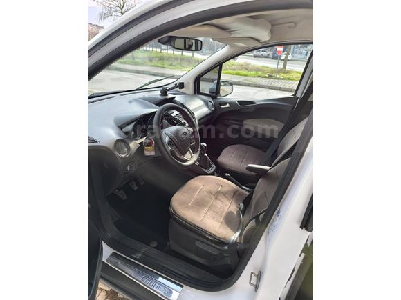 Sahibinden Ford Tourneo Courier 1.6 TDCi Titanium Plus 2017 Model
