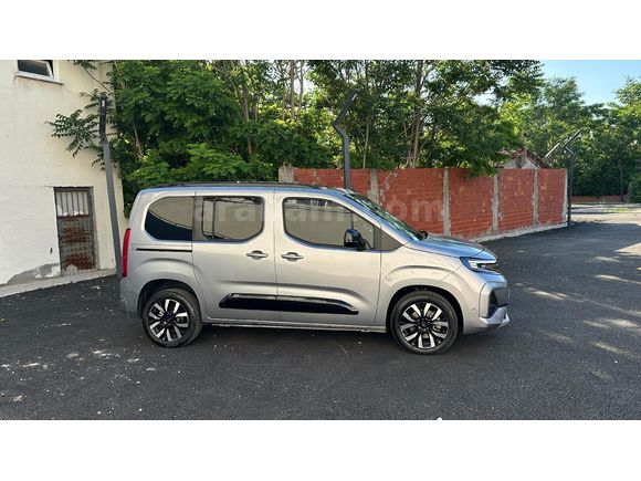 Sahibinden Opel Combo 1.5 CDTI Ultimate 2024 Model  17.000 km Gri