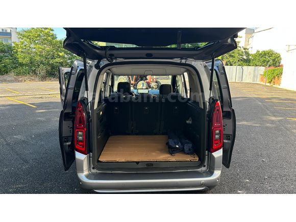 Sahibinden Opel Combo 1.5 CDTI Ultimate 2024 Model  17.000 km Gri