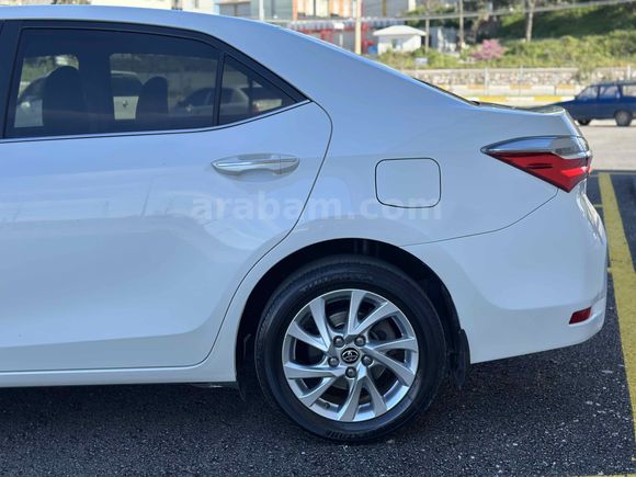 2017 ÇIKIŞLI Corolla HATASIZ BOYASIZ TRAMERSİZ 1.6 Advance