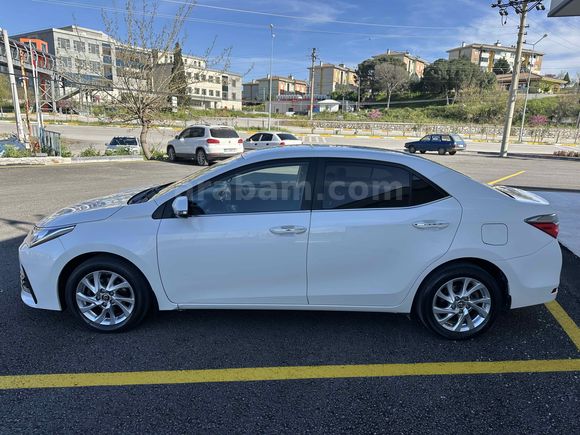 2017 ÇIKIŞLI Corolla HATASIZ BOYASIZ TRAMERSİZ 1.6 Advance