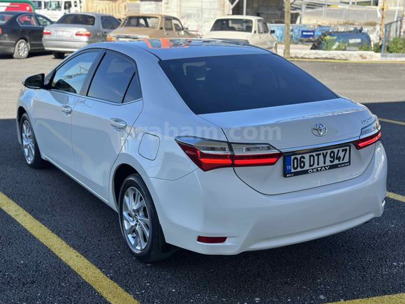 2017 ÇIKIŞLI Corolla HATASIZ BOYASIZ TRAMERSİZ 1.6 Advance