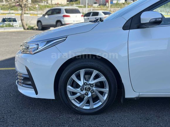 2017 ÇIKIŞLI Corolla HATASIZ BOYASIZ TRAMERSİZ 1.6 Advance