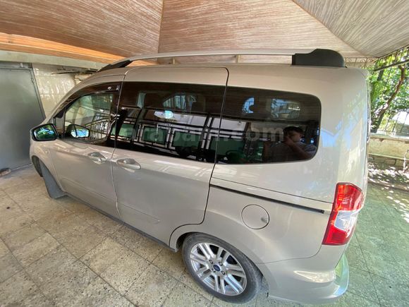 TRDE TEK FORD COURİER 38.000 KM HATASIZ ACİL
