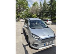 Sahibinden Ford Tourneo Courier 1.5 TDCi Journey deluk 2019 Model
