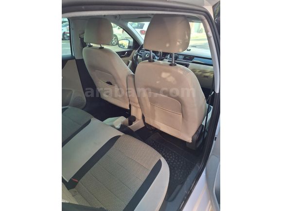 Sahibinden Skoda Rapid 1.6 TDI Spaceback Elegance 2015 Model