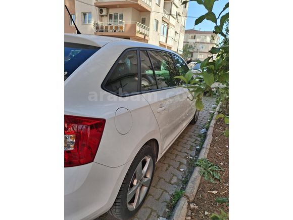 Sahibinden Skoda Rapid 1.6 TDI Spaceback Elegance 2015 Model