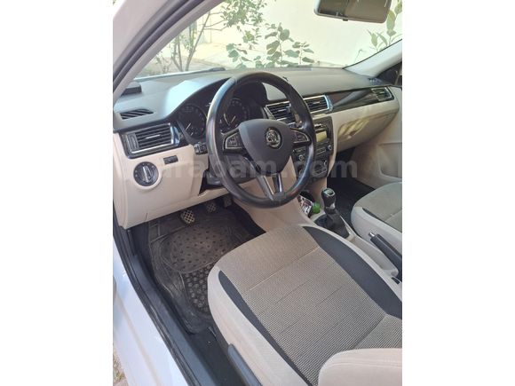 Sahibinden Skoda Rapid 1.6 TDI Spaceback Elegance 2015 Model