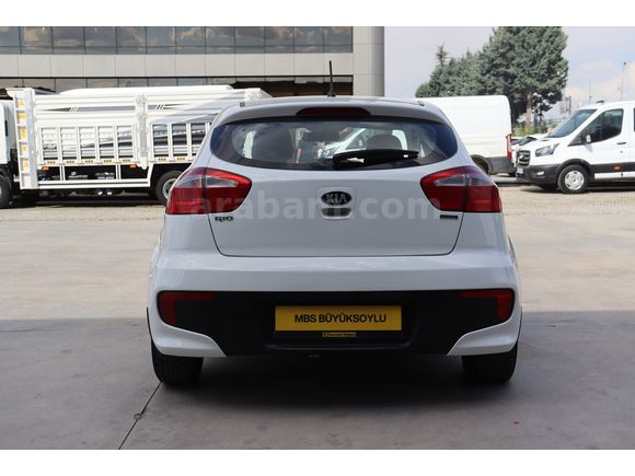 MBS BÜYÜKSOYLU'DAN 2015 MODEL KIA RIO 1.4 CRDI COMFORT