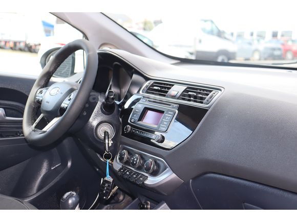 MBS BÜYÜKSOYLU'DAN 2015 MODEL KIA RIO 1.4 CRDI COMFORT