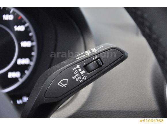 OTOMOL MERTER 2023 AUDI Q2 35 TFSI ADVANCED