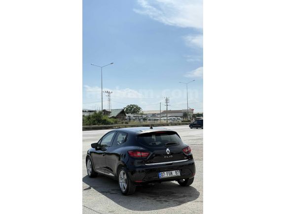 Sahibinden Renault Clio 0.9 TCe Icon 2012 Model Antalya 228.000 km Siyah