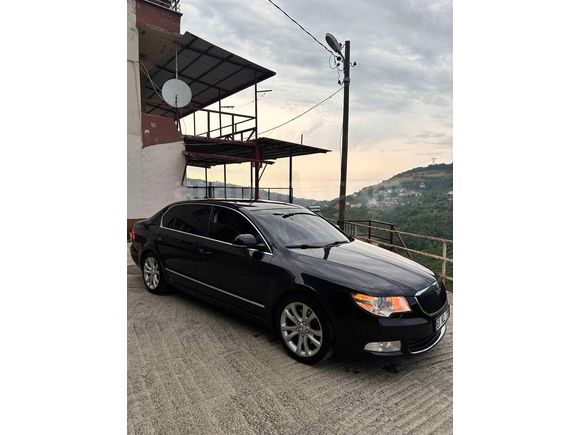 Sahibinden Skoda SuperB 1.4 TSI Elegance 2010 Model  190.000 km Siyah