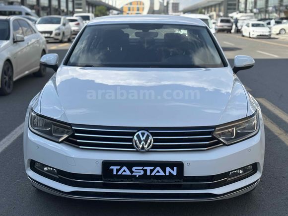 Galeriden Volkswagen Passat 1.6 TDi BlueMotion Comfortline 2015 Model hatasız boyasız 