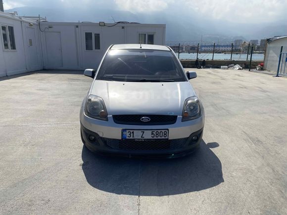  Ford Fiesta 1.4 TDCi Comfort 2006 ağır bakımlar yeni  double ekran