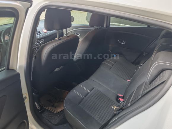 Sahibinden Renault Megane 1.5 dCi Touch Plus 2015 Model  121.700 km Beyaz