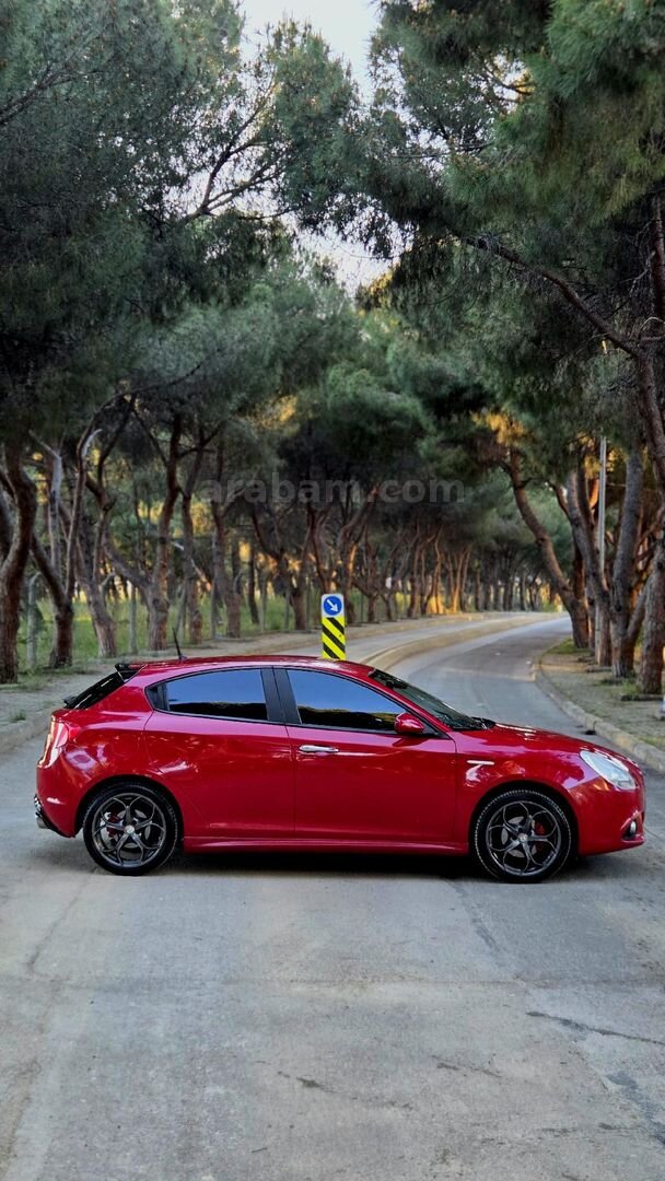 Sahibinden Alfa Romeo Giulietta 1.4 TB Progression Plus 2015 Model İstanbul 145.000 km Kırmızı 7
