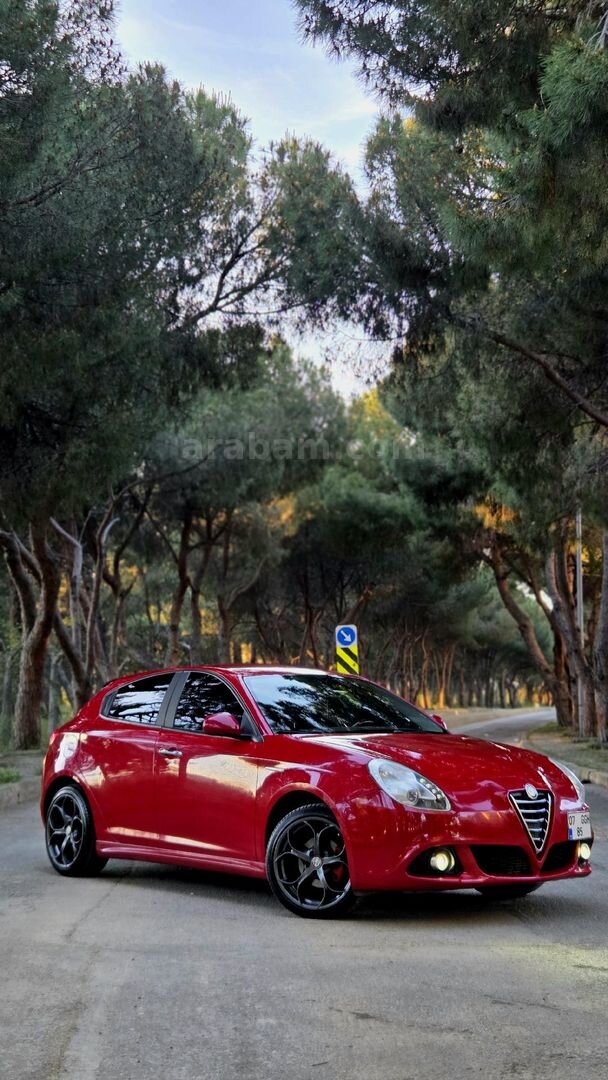 Sahibinden Alfa Romeo Giulietta 1.4 TB Progression Plus 2015 Model İstanbul 145.000 km Kırmızı 1