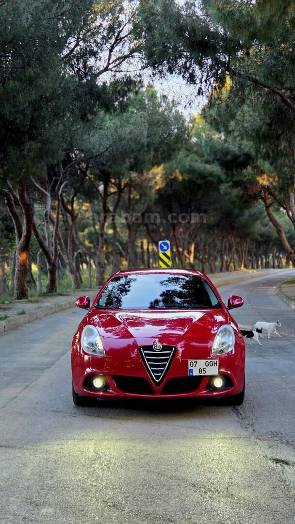 Sahibinden Alfa Romeo Giulietta 1.4 TB Progression Plus 2015 Model İstanbul 145.000 km Kırmızı 3