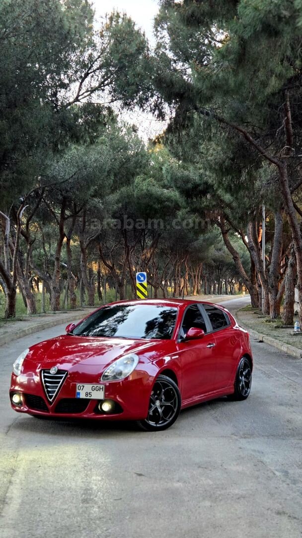 Sahibinden Alfa Romeo Giulietta 1.4 TB Progression Plus 2015 Model İstanbul 145.000 km Kırmızı 2