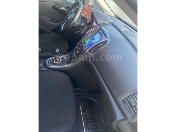 Opel Astra 1.6 Edition 2015 Model
