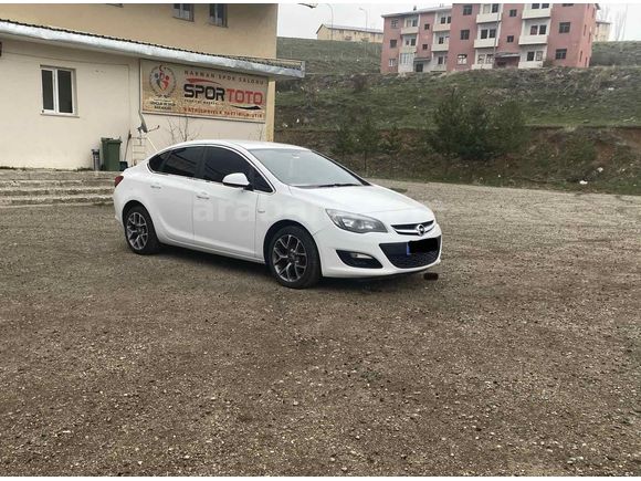 Opel Astra 1.6 Edition 2015 Model