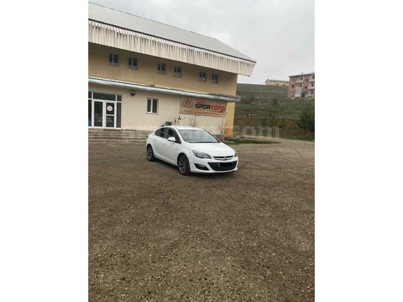 Opel Astra 1.6 Edition 2015 Model