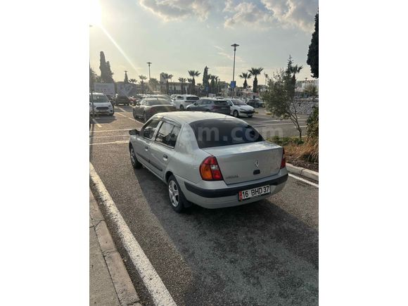 Sahibinden Renault Clio 1.4 Authentique 2004 Model  120.000 km Gri (Gümüş)