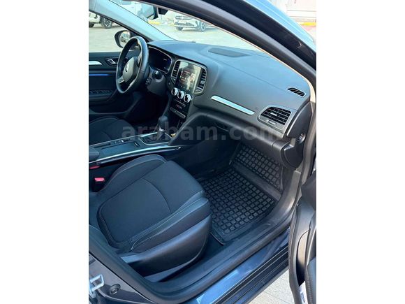 Sahibinden Renault Megane 1.3 TCe Icon 2025 Model 