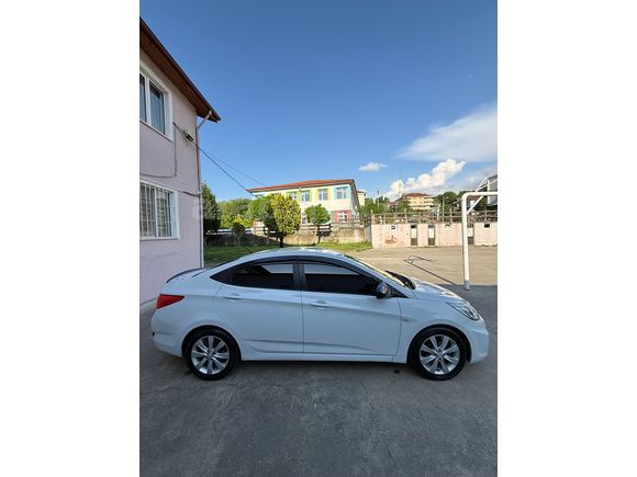 Sahibinden Hyundai Accent Blue 1.6 CRDI Mode Plus 2018 Model 