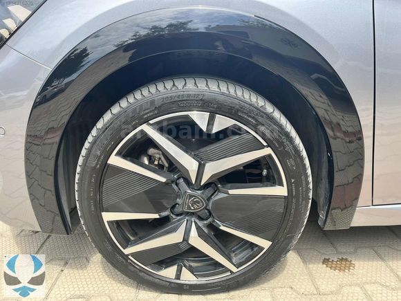 ANKA'DAN SADECE 19.400 KM HATASIZ GARANTİLİ e-208 GT CAM TAVAN