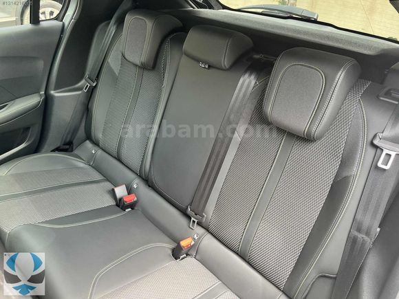 ANKA'DAN SADECE 19.400 KM HATASIZ GARANTİLİ e-208 GT CAM TAVAN